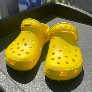 Yellow j5 big kids crocs
